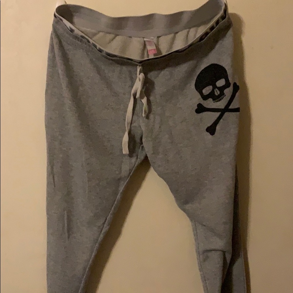 Grey skull sweat pants size xl